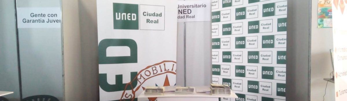 EL CENTRO ASOCIADO DE LA UNED DE CIUDAD REAL HA PARTICIPADO EN LA Iª FERIA  DE EMPLEO Y FORMACIÓN DE CRUZ ROJA EN TOMELLOSO