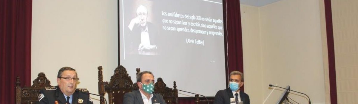 LA CONFERENCIA “INTELIGENCIA ECONÓMICA. CLAVES PARA LA SEGURIDAD Y DEFENSA”, MARCA EL INICIO DEL CURSO “EXPERTO EN SEGURIDAD Y DEFENSA (E.S.D. NIVEL II)”, QUE SE CELEBRA EN LA UNED DE CIUDAD REAL