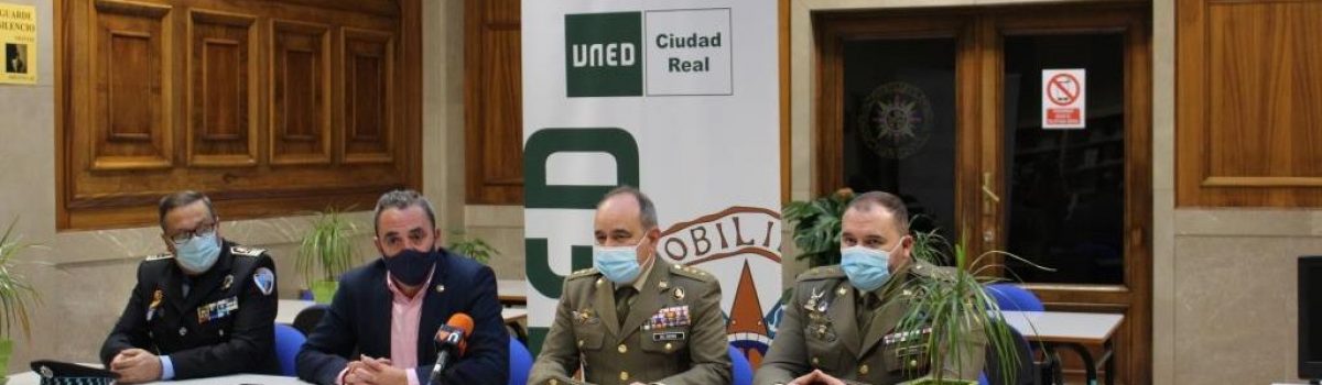 PRESENTADO EN LA UNED DE CIUDAD REAL EL III CURSO DE EXPERTO EN SEGURIDAD Y DEFENSA