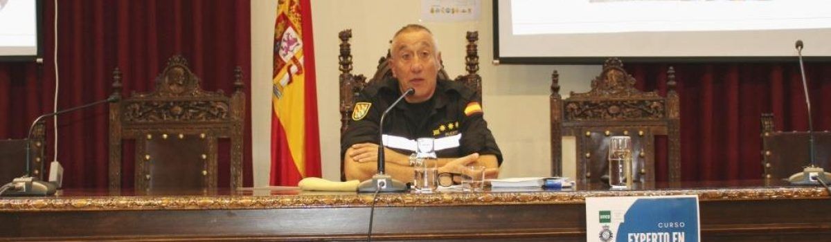 LAS CAPACIDADES OPERATIVAS DE LA UME (UNIDAD MILITAR DE EMERGENCIAS) FUERON EXPUESTAS DENTRO DEL CURSO DE EXPERTO EN SEGURIDAD Y DEFENSA