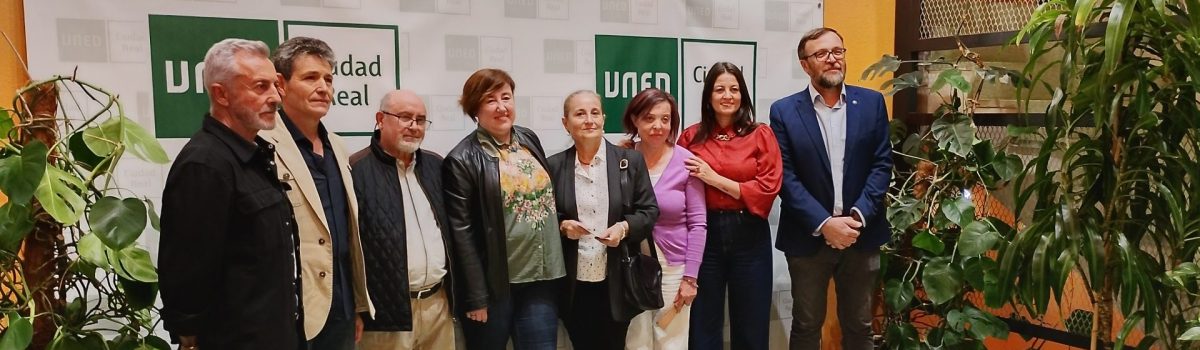 BOMBEROS Y EMERGENCIAS MÉDICAS Y EXTRAHOSPITALARIAS EN LA PRIMERA JORNADA DE LOS “JUEVES DE ORISOS CON LA SALUD” EN LA UNED DE VALDEPEÑAS