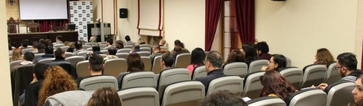 EL CENTRO ASOCIADO UNED CEDE SUS INSTALACIONES AL AYUNTAMIENTO DE VALDEPEÑAS PARA LA CONVOCATORIA DE UNA BOLSA DE TRABAJO A LA QUE ASPIRAN MÁS DE 470 PERSONAS