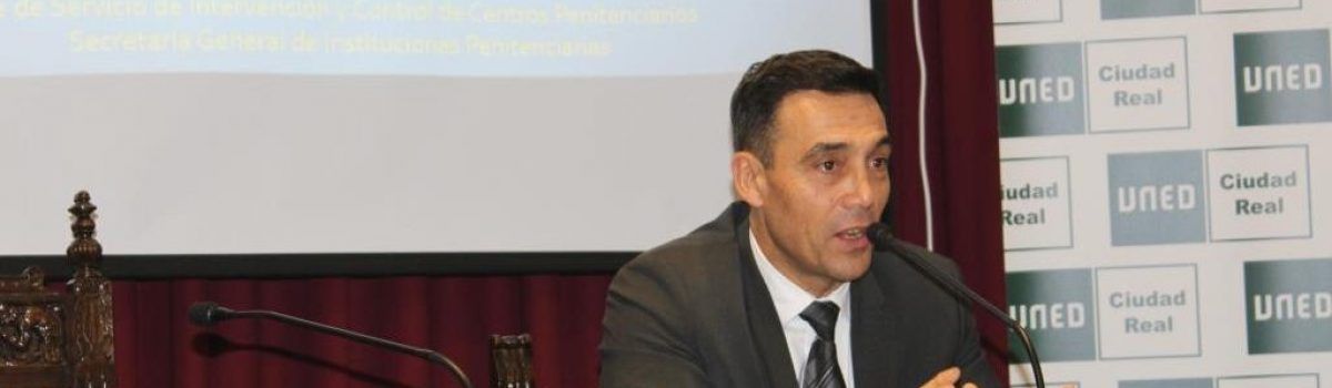 LA “PREVENCIÓN DE LA RADICALIZACIÓN” HA SIDO EL TEMA TRATADO Y DEBATIDO EN LA CONFERENCIA IMPARTIDA EN LA UNED EN EL CURSO DE SEGURIDAD Y DEFENSA