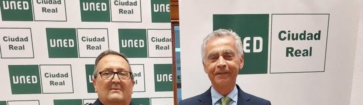 FERNANDO GARCÍA SÁNCHEZ, ALMIRANTE EN LA RESERVA Y PRESIDENTE DE LA FUNDACIÓN IBERDROLA, HA INTERVENIDO EN EL III CURSO DE EXPERTO EN SEGURIDAD Y DEFENSA DE LA UNED PARA HABLAR DE “OPERACIONES INTEGRADAS”