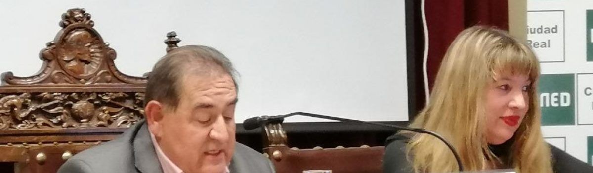 LA POESÍA “DE INTERIOR Y DESENGAÑO” DE JOAQUÍN BROTÓNS INUNDÓ EL SALÓN DE ACTOS DE LA UNED