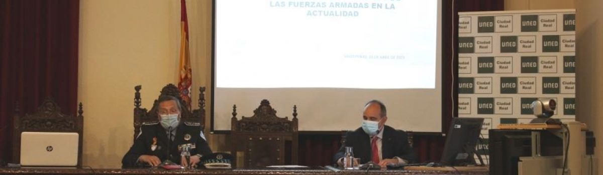 JUAN DEL HIERRO RODRIGO,  CORONEL SUBDELEGADO DE DEFENSA DE CIUDAD REAL, IMPARTIÓ AYER EN LA UNED LA CONFERENCIA “ORGANIZACIÓN Y MISIONES DE LAS FAS ESPAÑOLAS EN LA ACTUALIDAD”
