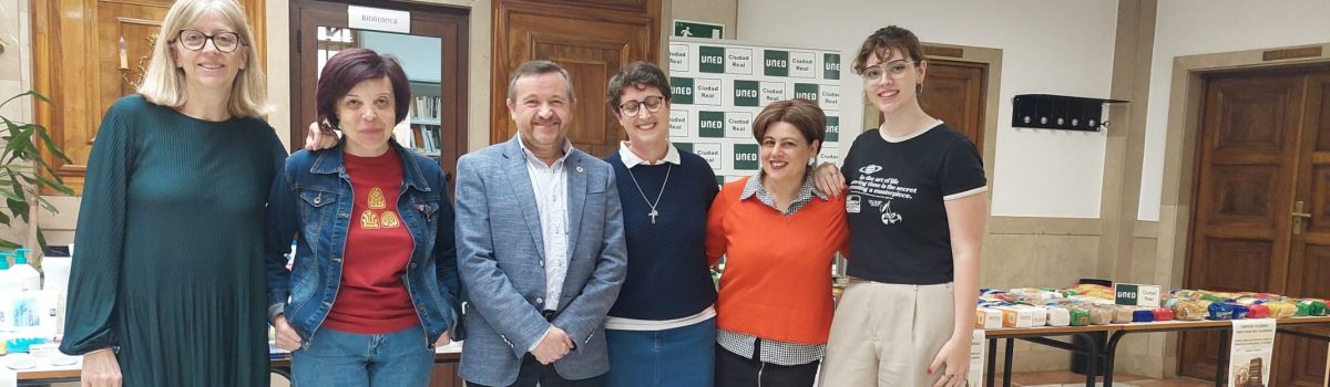 LA UNED DE CIUDAD REAL HACE ENTREGA AL HOGAR DE NAZARET DE LOS PRODUCTOS RECOGIDOS HASTA EL MOMENTO CON LA CAMPAÑA “LIBROS POR PRODUCTOS NO PERECEDEROS”