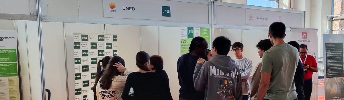 LA UNED DE CIUDAD REAL PARTICIPA EN LA I FERIA DE ORIENTACIÓN ACADÉMICA ORGANIZADA POR REPSOL, EN PUERTOLLANO