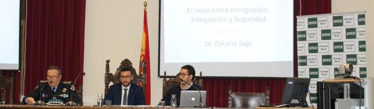 LOS RETOS Y OPORTUNIDADES DE SEGURIDAD DE LOS FLUJOS MIGRATORIOS, ASÍ COMO LAS FAKE NEWS SOBRE LOS MENAS, HAN SIDO DEBATIDOS EN LA UNED, EN EL CURSO “EXPERTO EN SEGURIDAD Y DEFENSA”